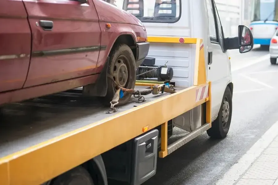 How Auto Towing Services Ensure Vehicle Safety During Transport Howey-In-The-Hills, FL How Auto Towing Services Ensure Vehicle Safety During Transport Howey-In-The-Hills, FL