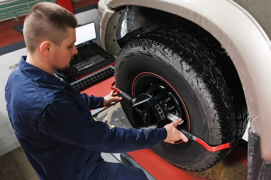 What To Expect During A Towing Service Tire Change Call Howey-In-The-Hills, FL What To Expect During A Towing Service Tire Change Call Howey-In-The-Hills, FL